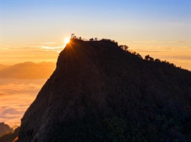 Một doanh nghiệp bất động sản bất ngờ gom mạnh cổ phiếu Du lịch Dịch vụ Hà Nội