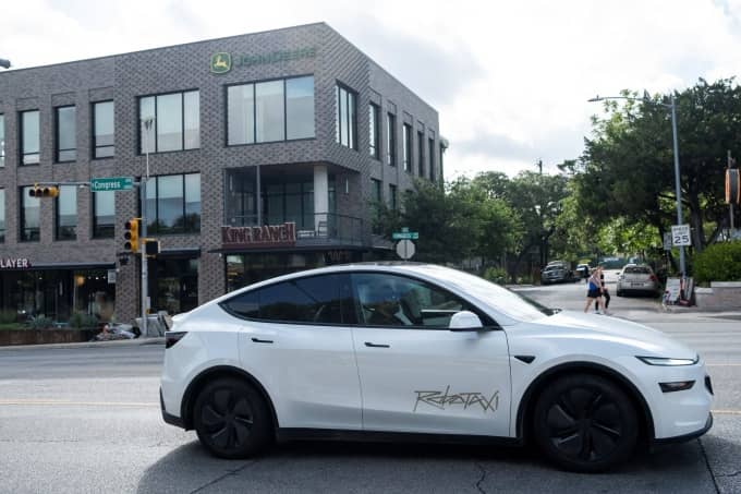 'Canh bạc' 25 tỷ USD của Tesla