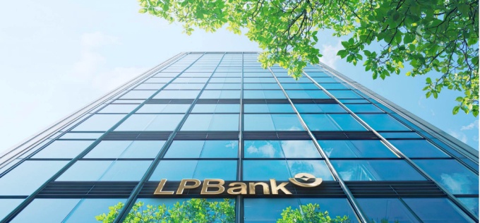 LPBank chia cổ tức 30%, tính mở ngân hàng con 100% vốn