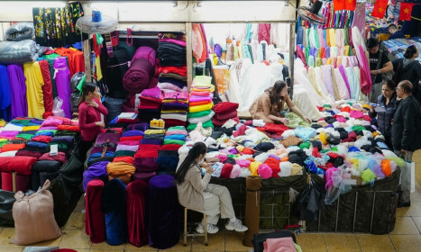 "Nâng ngưỡng miễn thuế hộ kinh doanh cần đi kèm giảm thủ tục"