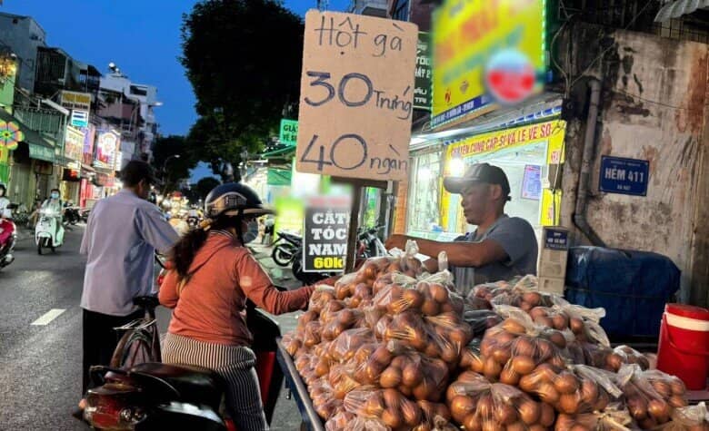 Đầu vào hạ nhiệt, quán ăn vẫn "án binh bất động"