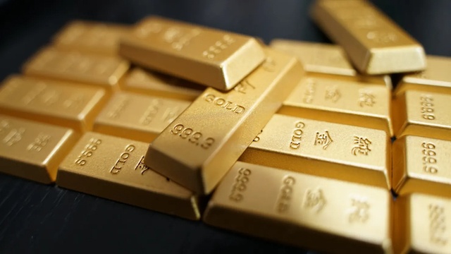 Giảm hơn 2%, vàng thế giới rớt mốc 4,600 USD