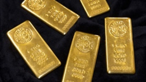 Vàng thế giới tiếp đà giảm sau khi Fed giữ nguyên lãi suất