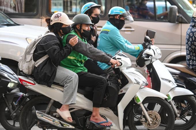 Hà Nội dự kiến siết xe ôm chạy xăng