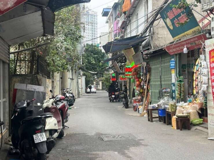 Nhà trong ngõ Hà Nội chạm 253 triệu đồng/m2: Người mua “choáng”, thị trường phân hóa rõ nét