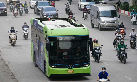 Hơn 40% xe buýt Hà Nội đã chuyển sang năng lượng xanh