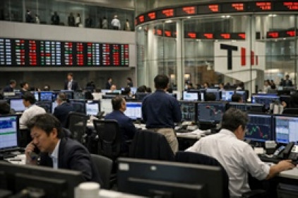 Vượt mốc 62,000 điểm, chứng khoán Nhật Bản tăng 70% trong 1 năm qua