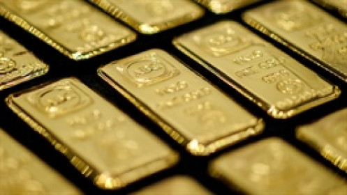 Vàng thế giới tăng gần 3% lên sát 4,700 USD