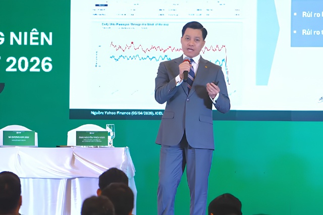 Lãnh đạo VCBF lý giải việc bán hết VIC nhưng vẫn giữ FPT