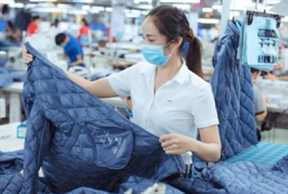 Doanh thu hãng may TNG tăng 17% trong tháng 4, cổ phiếu vẫn suy yếu