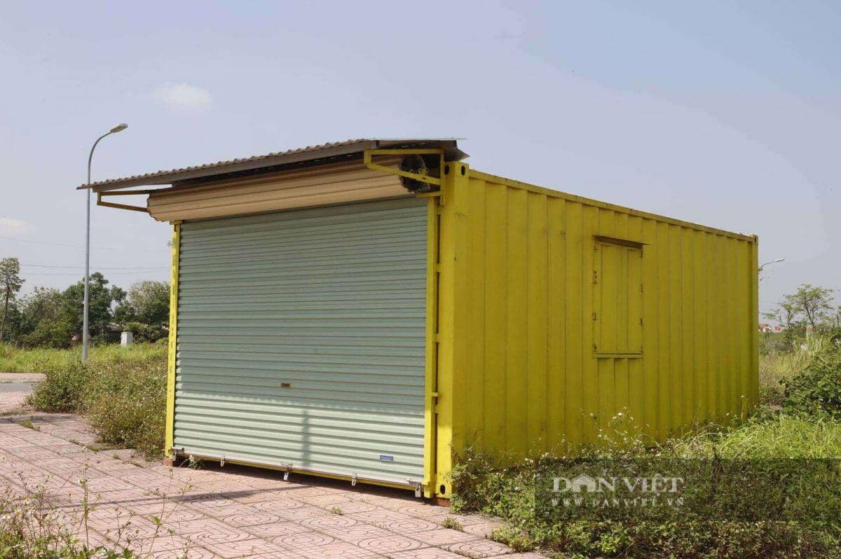 Khu đất đấu giá từng gây sốc ở Hà Nội sau gần 2 năm: Biển quảng cáo mất hút, cỏ mọc lút đầu người