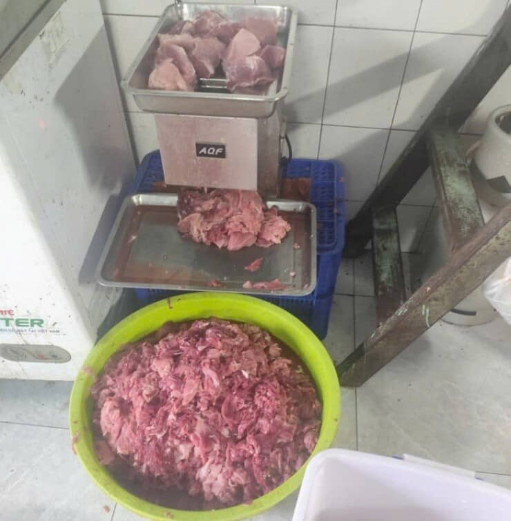 Thịt heo nái và hóa chất "biến" thành thịt bò, thu lợi tiền tỷ