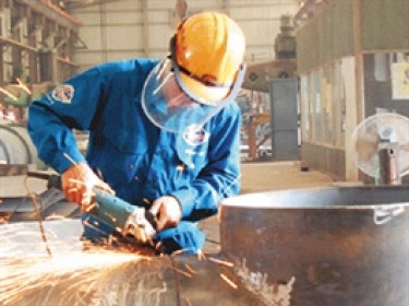 Cổ đông lớn sang tay cổ phiếu CK8 giữa nguy cơ hủy tư cách đại chúng