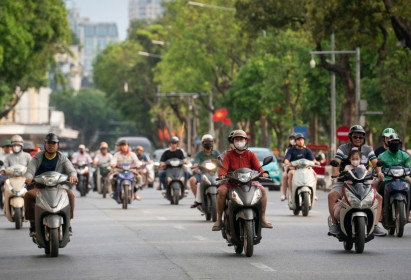 Hà Nội dự kiến hỗ trợ tối đa 5 triệu đồng mỗi người để chuyển sang xe máy điện