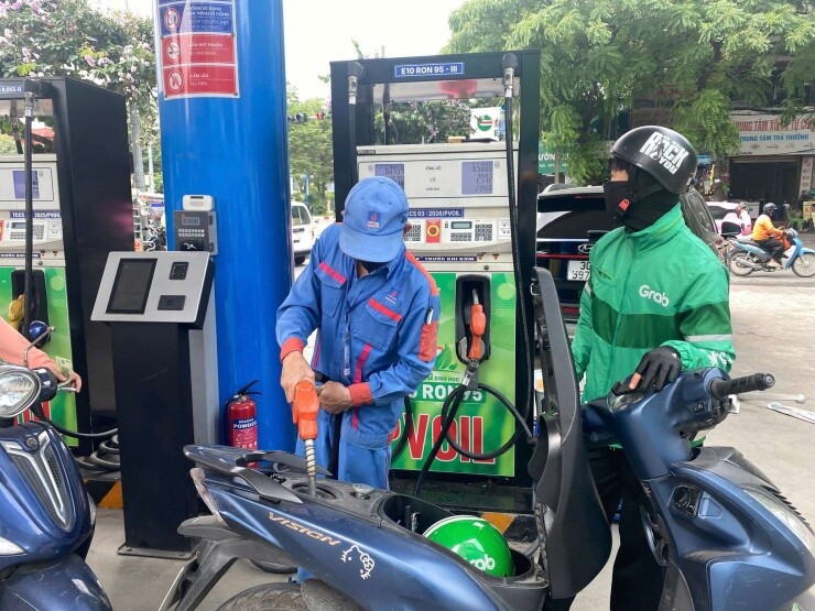 Lo giá xăng sinh học E10 "phập phù" vì phụ thuộc 50% nguồn ethanol nhập khẩu từ nước ngoài?