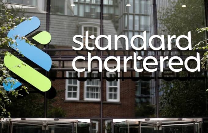 Ngân hàng Standard Chartered sẽ cắt hơn 7.000 việc làm khi đẩy mạnh AI