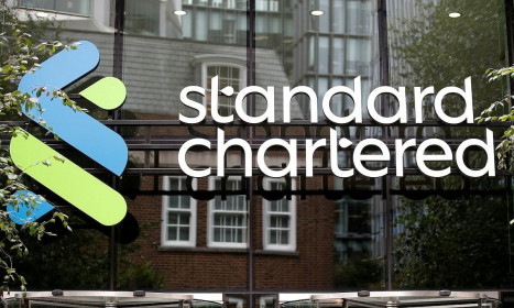 Ngân hàng Standard Chartered sẽ cắt hơn 7.000 việc làm khi đẩy mạnh AI