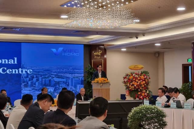 Việt Nam cần bao nhiêu vốn để tăng trưởng hai con số?