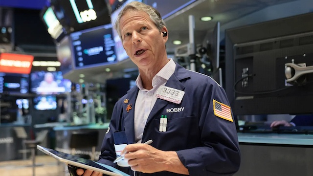 Dow Jones tăng gần 650 điểm