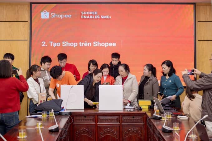 Shopee Việt Nam: 'Phí sàn gắn liền với bài toán chất lượng tăng trưởng'