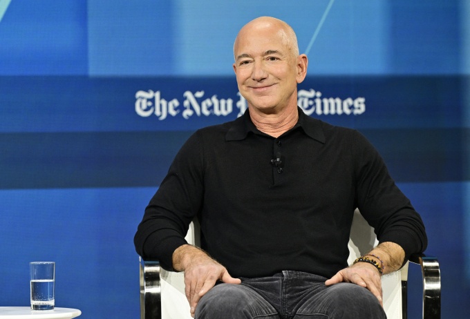 Jeff Bezos: Nửa số người nộp thuế Mỹ nên được miễn thuế