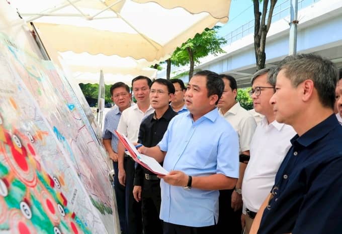 Bí thư Hà Nội yêu cầu hoàn thành trục Tây Thăng Long năm 2027