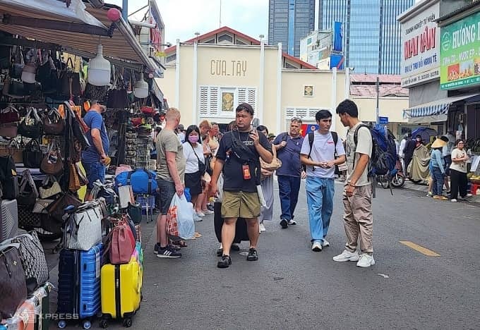 Đề xuất TP HCM sớm cho thuê vỉa hè kinh doanh