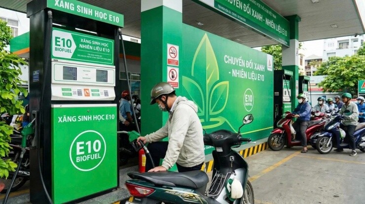 Hai câu chuyện dùng xăng E10 và lời khuyên của chuyên gia