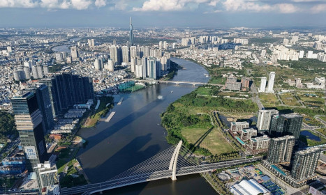 Nhà đầu tư 'chờ đợi, quan sát' trước khi rót tiền vào trung tâm tài chính