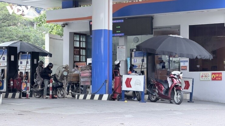 Xăng sinh học E10 bán toàn quốc, ở Hà Nội rất ít cửa hàng có xăng E5