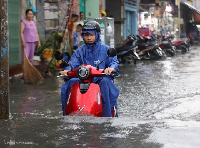 Quy hoạch TP HCM trước bài toán sinh tồn "siêu đô thị đang lún"