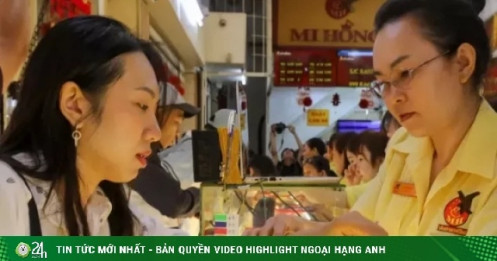 Lý do nhiều người dồn tiền mua vàng trang sức
