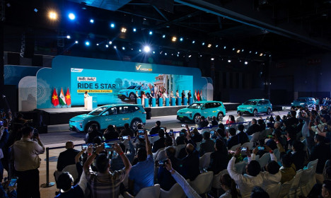 Taxi điện Green SM Limo ra mắt Ấn Độ