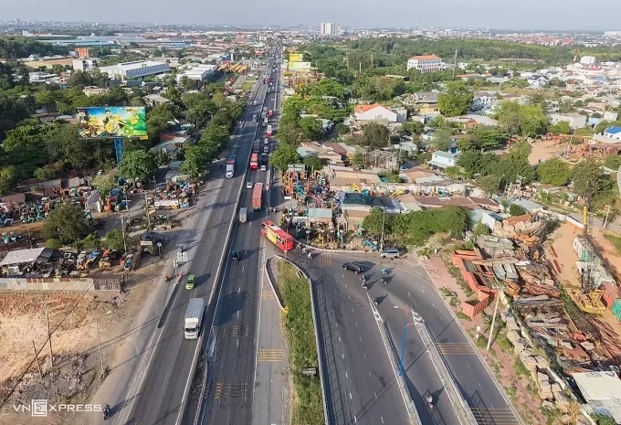 Đề xuất thu phí theo chặng trên xa lộ Hà Nội