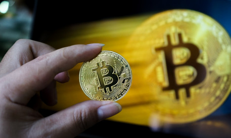 Bitcoin tăng trở lại sau khi thủng mốc 60.000 USD