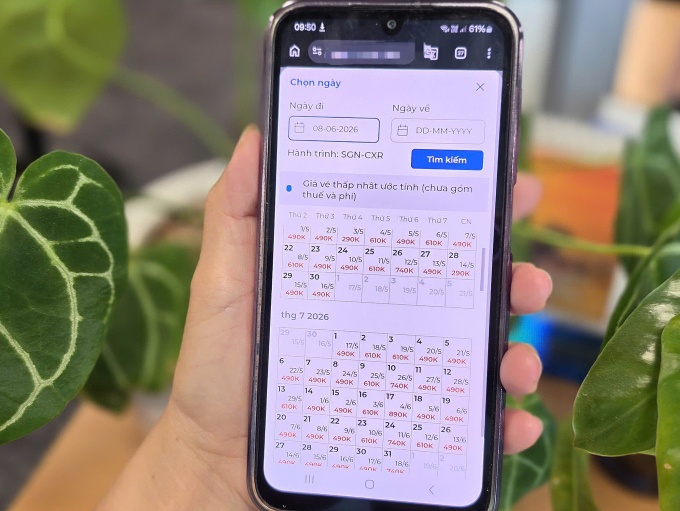 Giá vé máy bay giảm vào cao điểm hè