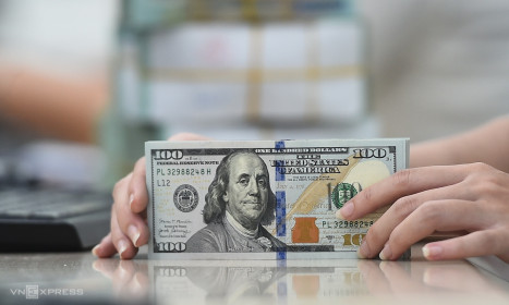 Giá USD tự do về thấp hơn ngân hàng