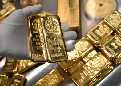 Giá vàng hôm nay ngày 11/6: Giá vàng thế giới lao dốc, về dưới 4.100 USD