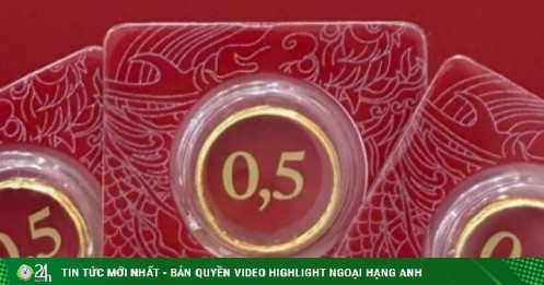 Giá vàng giảm sâu, chênh lệch mua - bán nới rộng: Dự báo cuối năm thế nào?