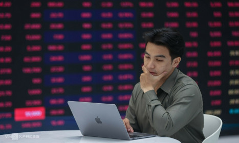 VN-Index mất điểm vào cuối phiên