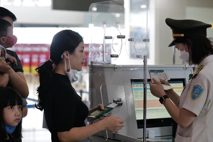 Hành khách được hoàn tiền vé nếu chuyến bay chậm 4 giờ