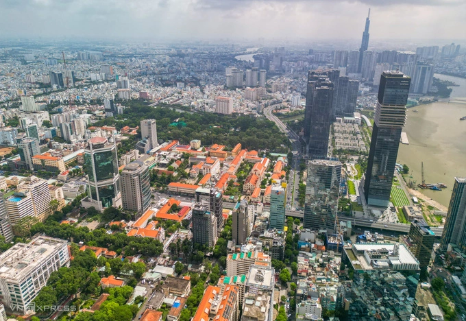 Chuyên gia: Nhà nước đang 'vừa đá bóng vừa thổi còi' khi định giá đất
