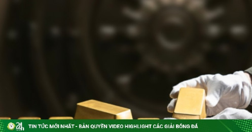 Vàng mắc kẹt giữa hai làn sóng trái ngược, vì sao vẫn được gom mạnh?
