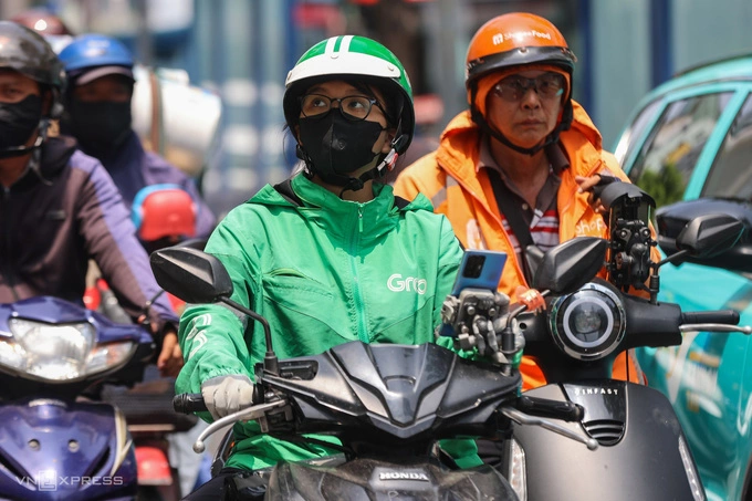 Bộ Nội vụ: Chưa bổ sung tài xế công nghệ vào diện đóng BHXH bắt buộc