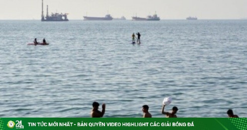 Bahrain hứng không kích, thêm tàu chở dầu bị tấn công ở Hormuz