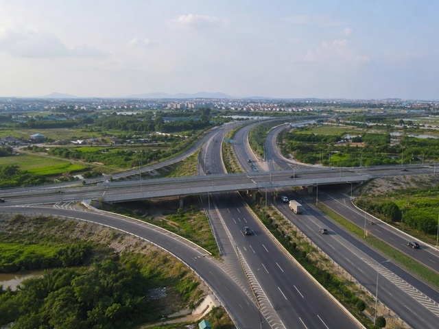 Chính phủ dồn lực cho mục tiêu tăng trưởng trên 10%
