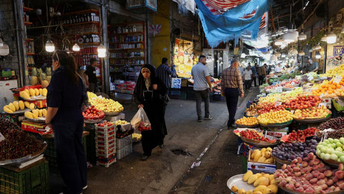 Lạm phát Iran lên gần 90%