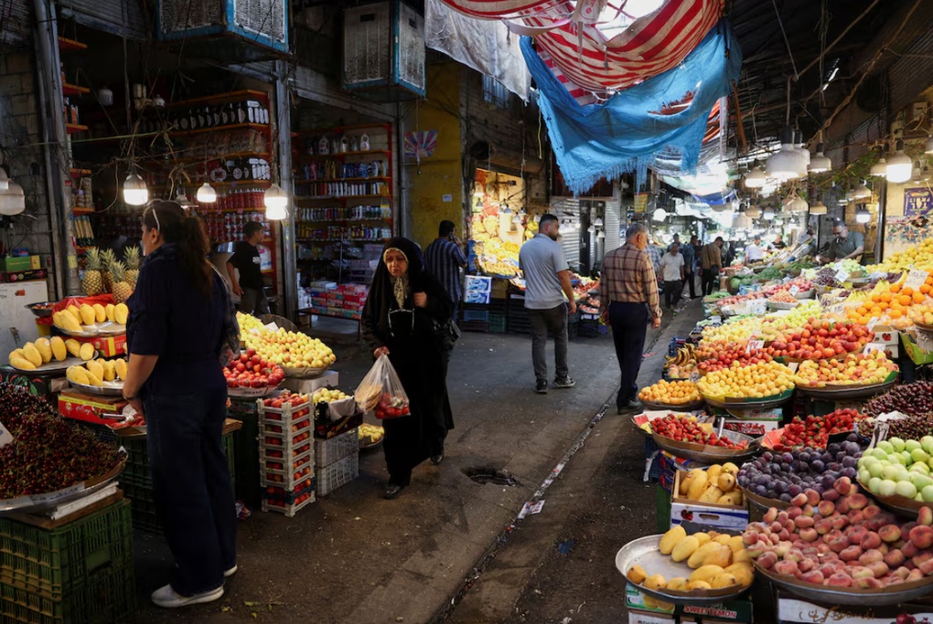 Lạm phát Iran lên gần 90%