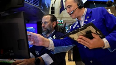 Dow Jones lần đầu vượt 52,000 điểm nhờ thành viên mới Alphabet