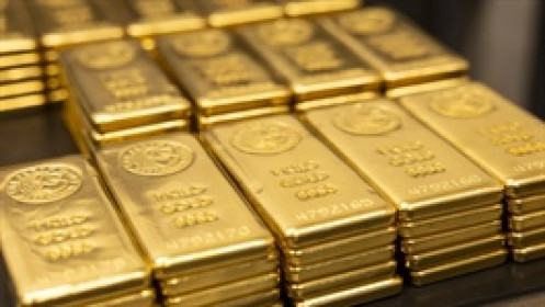 Vàng thế giới giảm vì lo ngại lạm phát và lãi suất tăng
